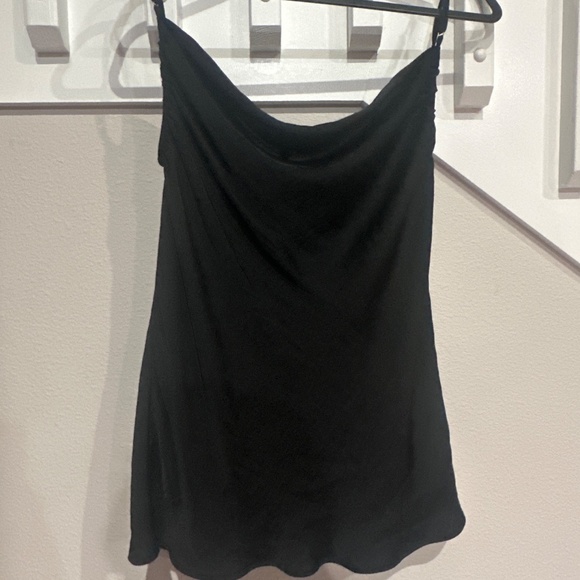 Beautiful Black top by BCBGeneration - Picture 4 of 4